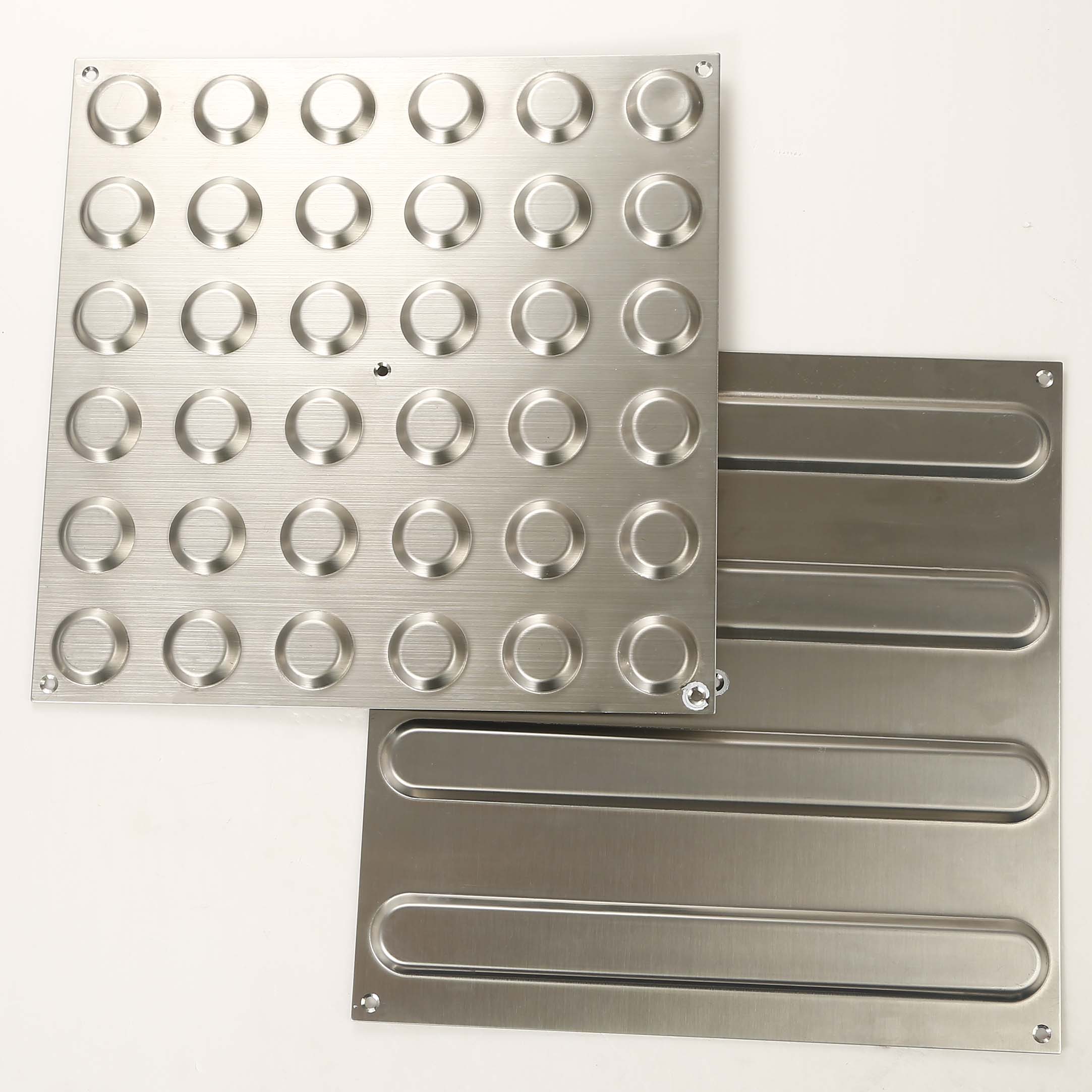 Tactile indicator paving